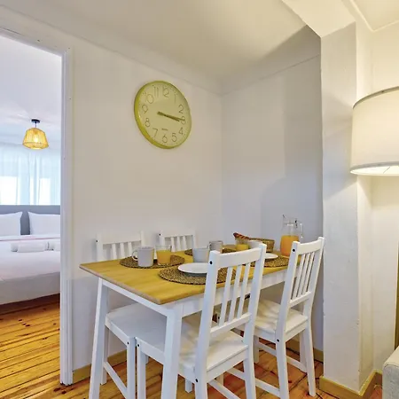 New! Family On The Walls Of Apartment *