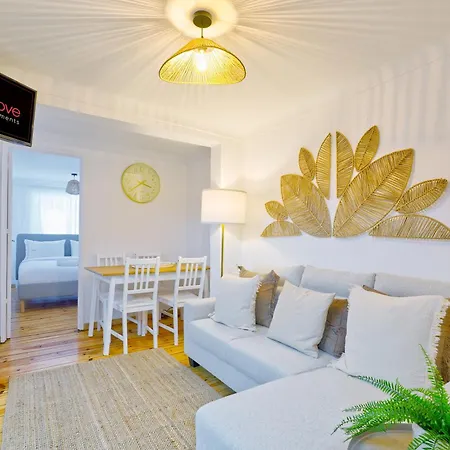 New! Family On The Walls Of Apartment *