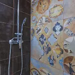 New! Family On The Walls Of リスボン